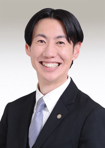 税理士 荒井 悠輔