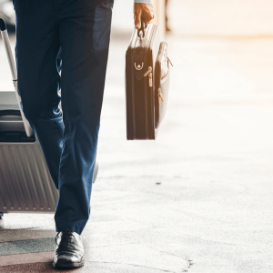 出張費は企業にとって不利益ばかりでもない?メリットと出張旅費規程とは