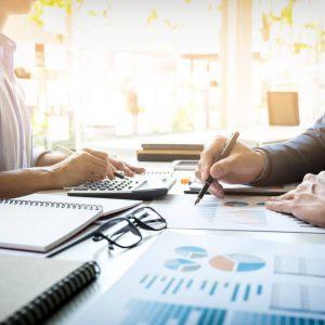 税理士と会計士の違いは?自社に最適の人材を見極める2つのポイント